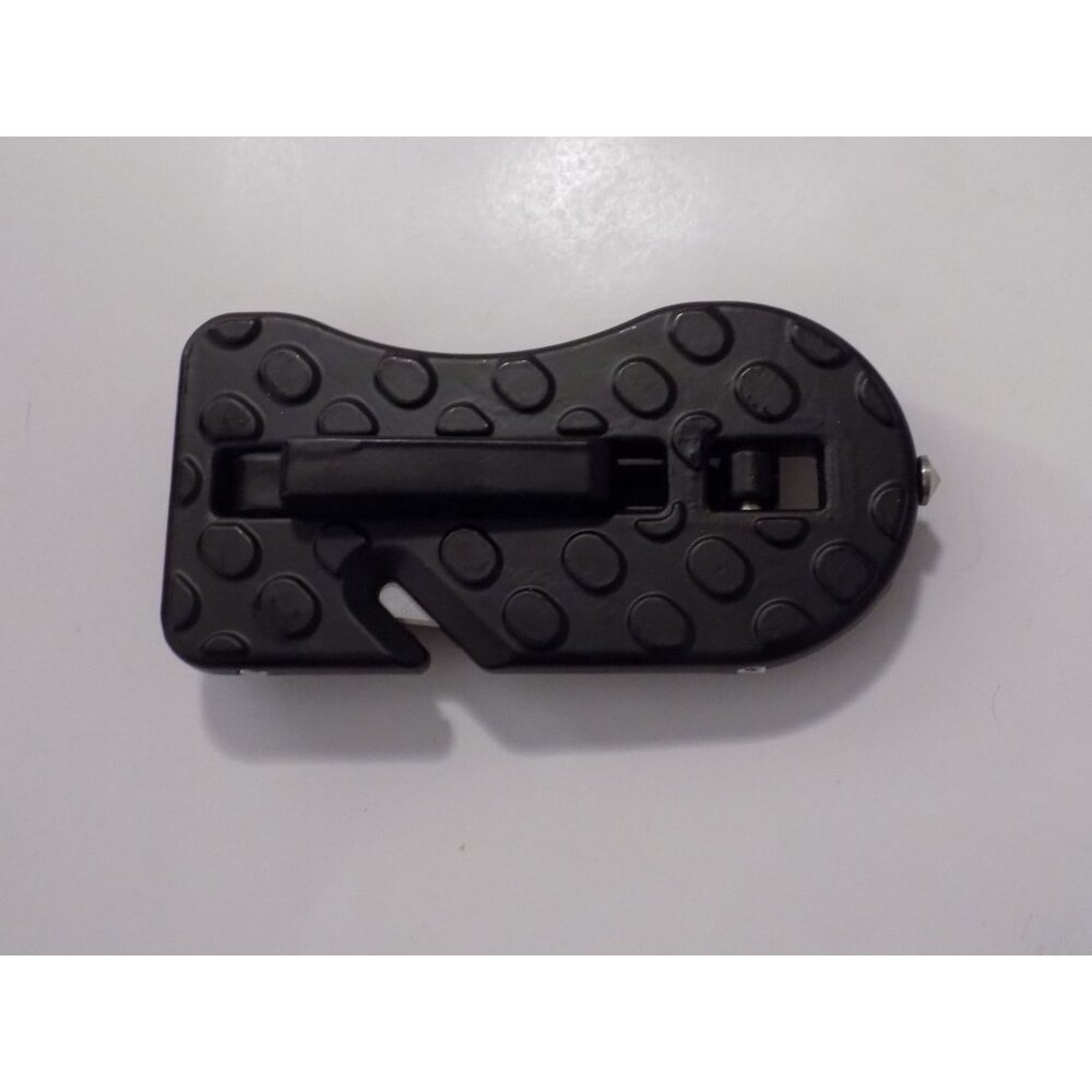 Universal Fit Car Door Step for Car Roof Access with Glass Breaker Safety Hammer - Picture 3 of 7
